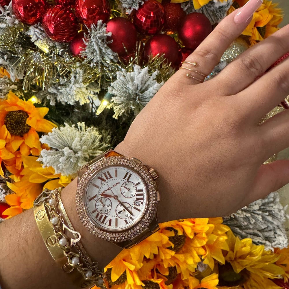 ONE DAY SALE💫

SALE🌸MICHAEL KORS chronograph rose gold watch ✨ - Picture 2 of 11